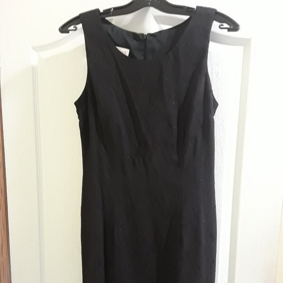 Black sleeveless Braemar rayon dress with embroidered black flowers size 6 - Picture 1 of 3
